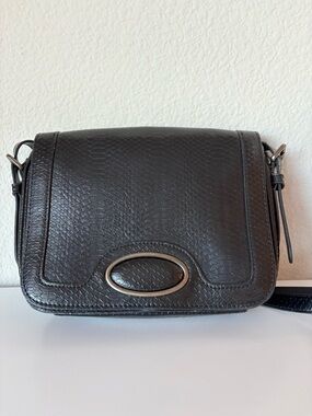 Zara - Textured Black Crossbody Bag